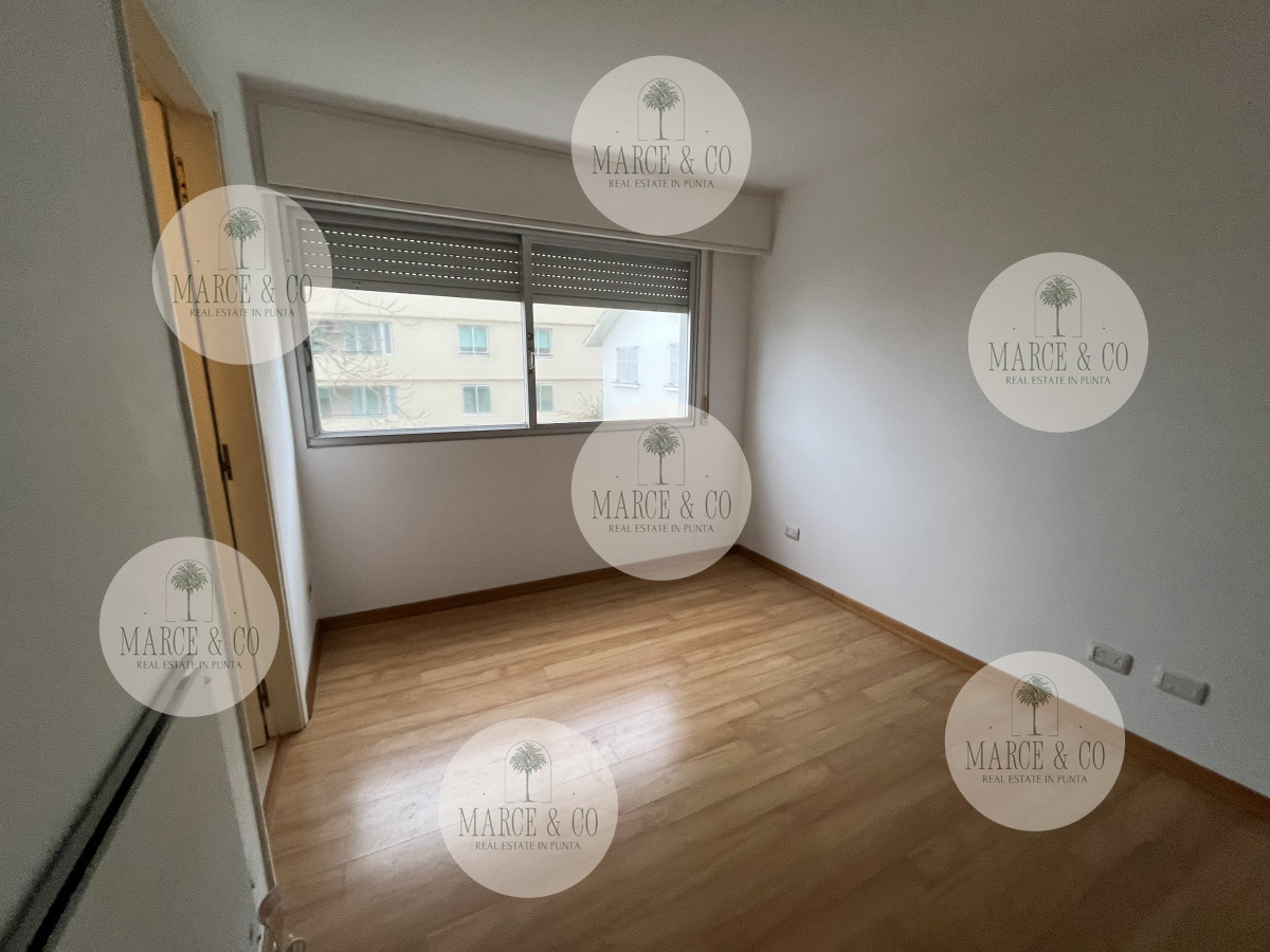 Apartamento ID.944 - Apartamento en venta, puerto Punta del Este.