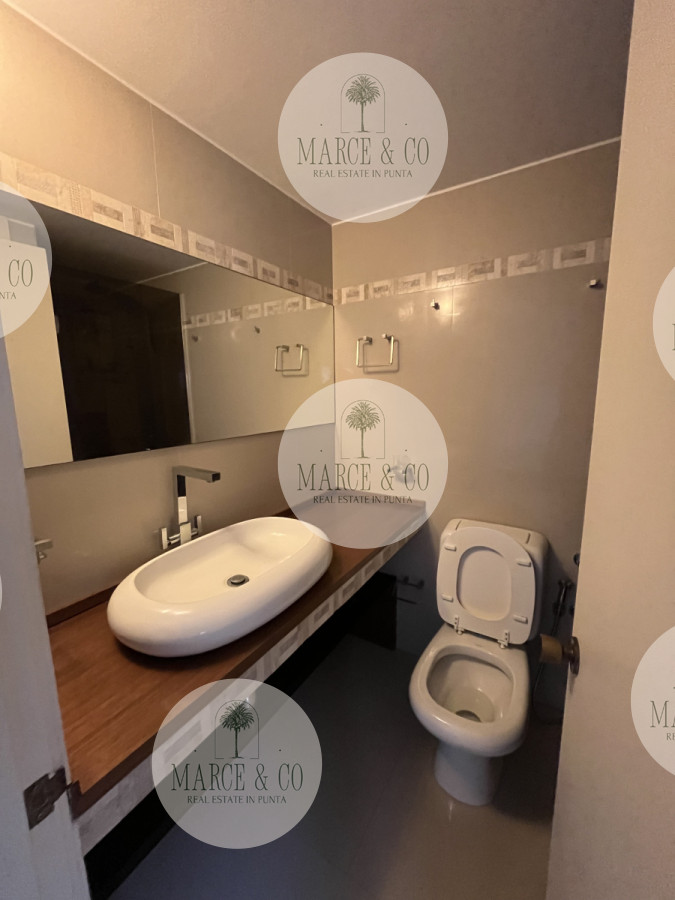 Apartamento ID.944 - Apartamento en venta, puerto Punta del Este.