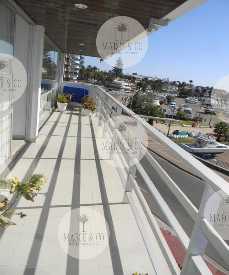 Apartamento ID.944 - Apartamento en venta, puerto Punta del Este.