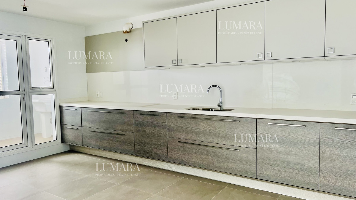 Apartamento ID.910 - Greenlife. 3 Dormitorios con 3 baños. OPORTUNIDAD.