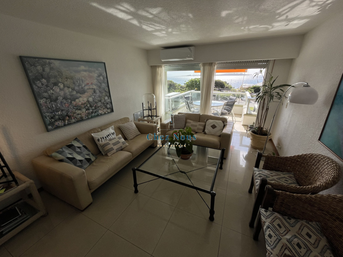 Apartamento ID.592 - Espectacular planta 3 dormitorios frente al mar - Playa Mansa Punta Del Este.