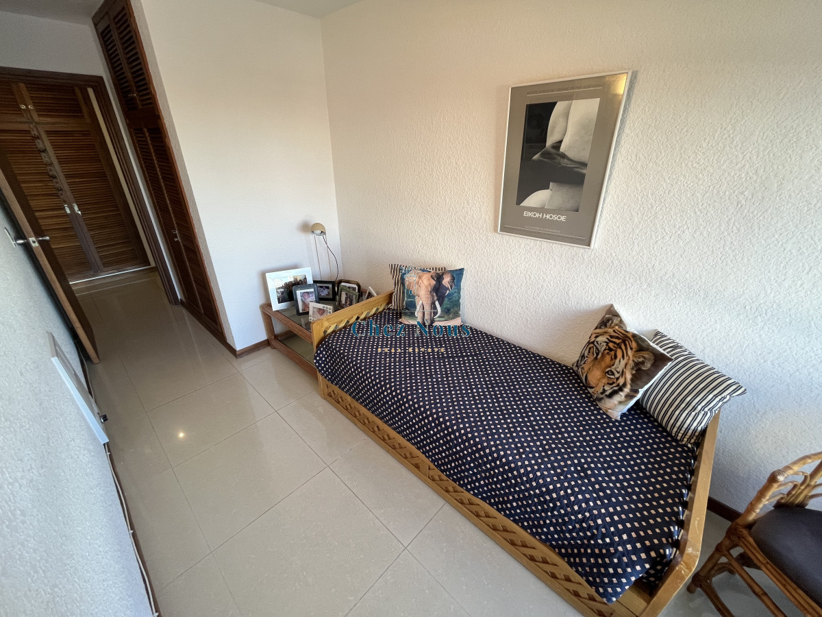 Apartamento ID.592 - Espectacular planta 3 dormitorios frente al mar - Playa Mansa Punta Del Este.