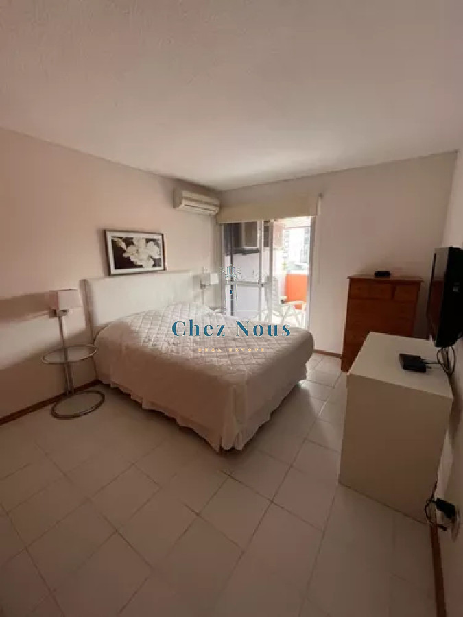 Apartamento ID.569 - Alquiler de temporada - 2 dormitorios Playa Brava con parrillero a gas.