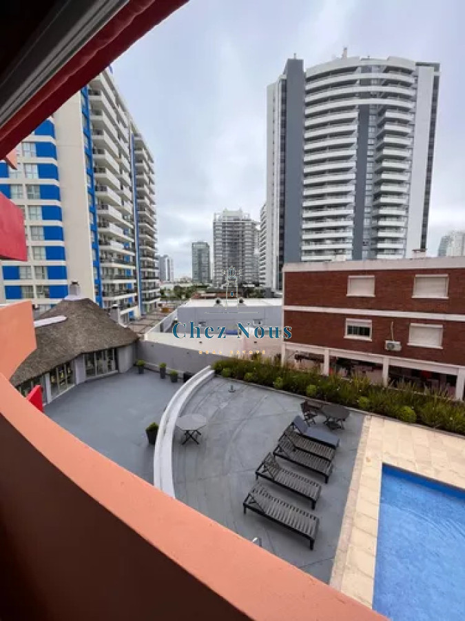 Apartamento ID.569 - Alquiler de temporada - 2 dormitorios Playa Brava con parrillero a gas.