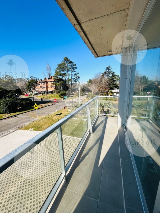 Apartamento ID.2559 - Apartamento en venta 2 Dormitorios , Playa Mansa, Punta del este 
