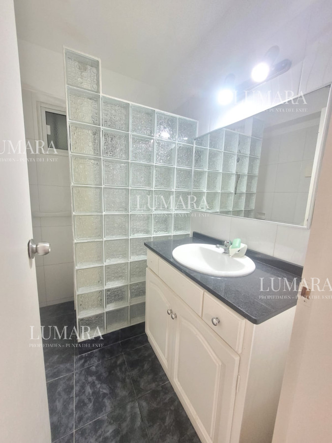 Apartamento ID.2130 - Apartamento en Venta, Peninsula, Punta del Este