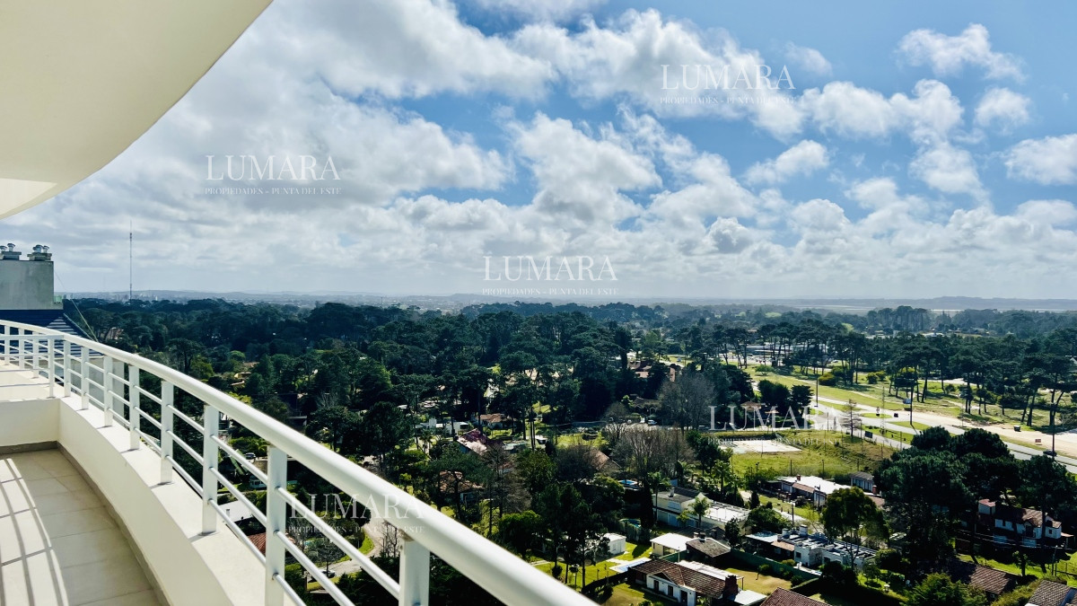 Apartamento ID.914 - Greenlife. 3 Dormitorios con 4 baños. OPORTUNIDAD.