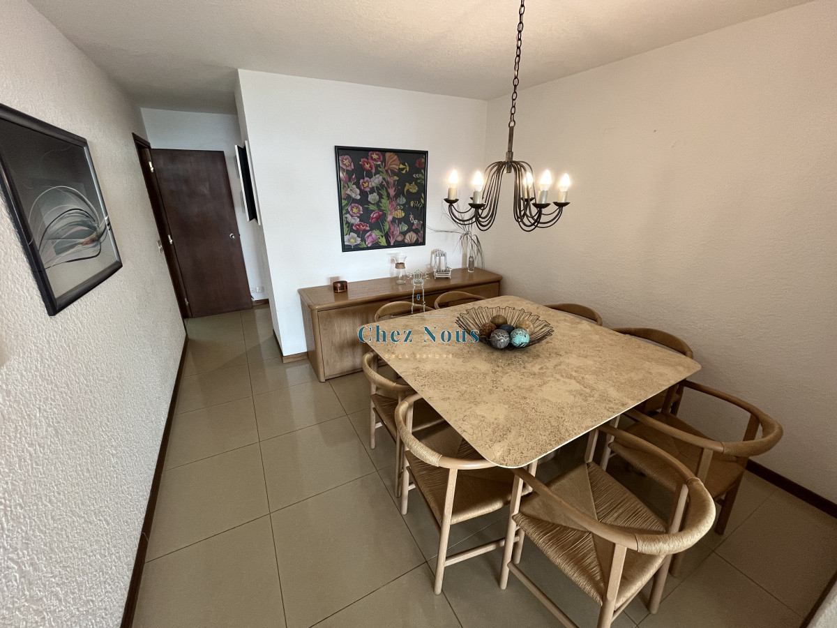 Apartamento ID.592 - Espectacular planta 3 dormitorios frente al mar - Playa Mansa Punta Del Este.