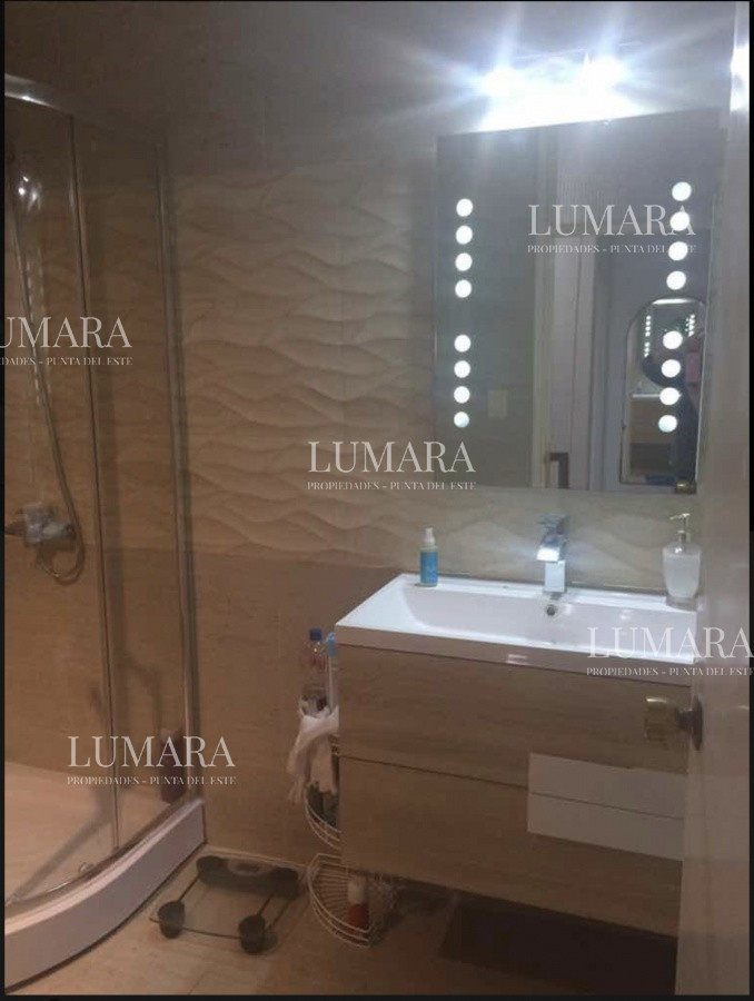 Apartamento ID.2540 - Apartamento en Venta, Península, Punta del Este