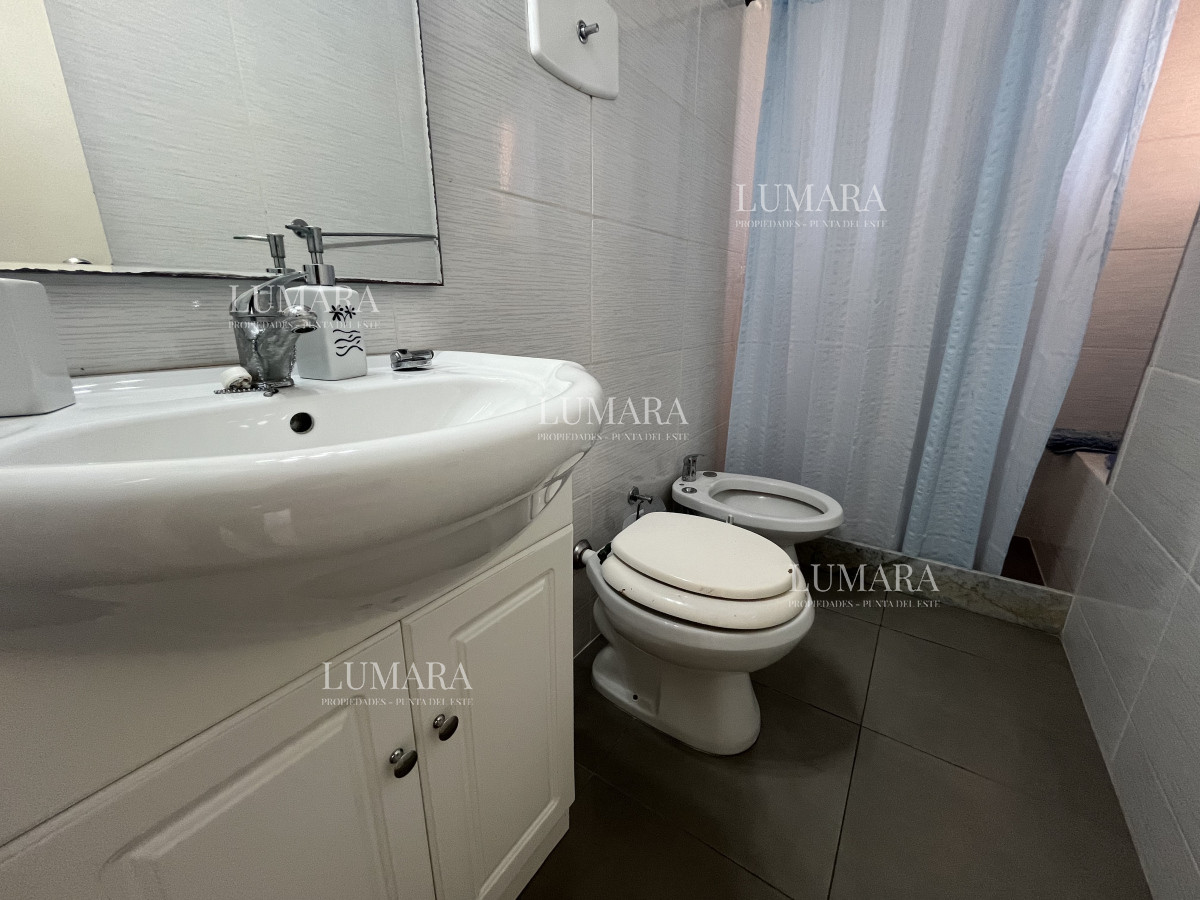 Apartamento ID.613 - Apartamento en venta o alquiler temporario - 3 dormitorios Playa Mansa.