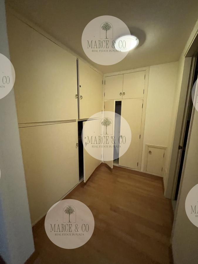 Apartamento ID.944 - Apartamento en venta, puerto Punta del Este.