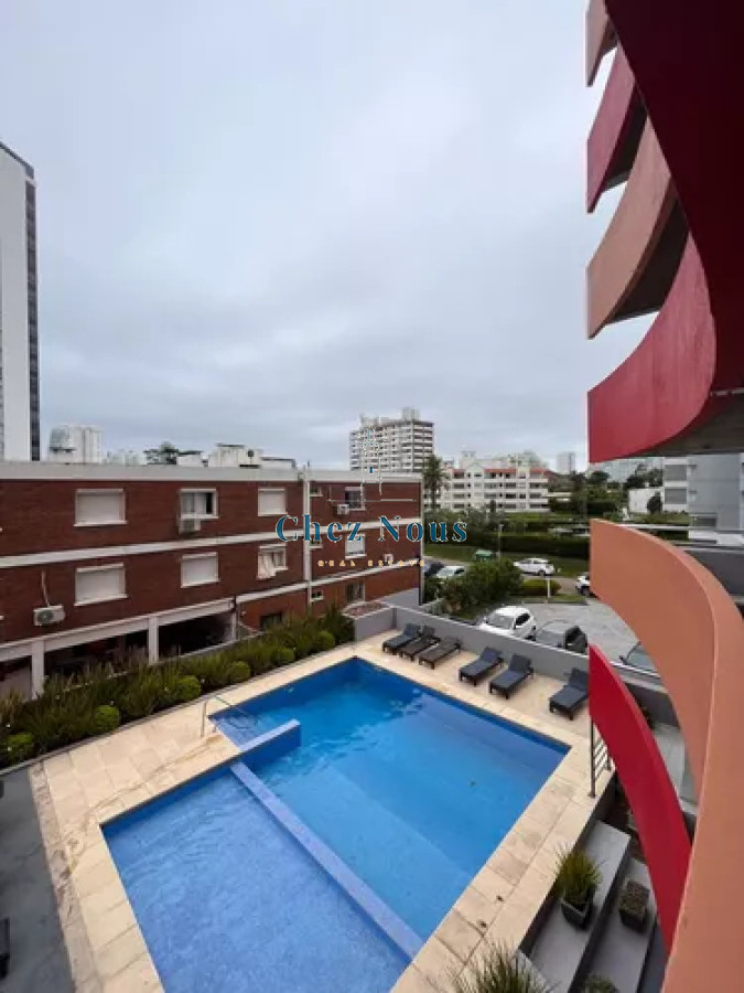 Apartamento ID.569 - Alquiler de temporada - 2 dormitorios Playa Brava con parrillero a gas.