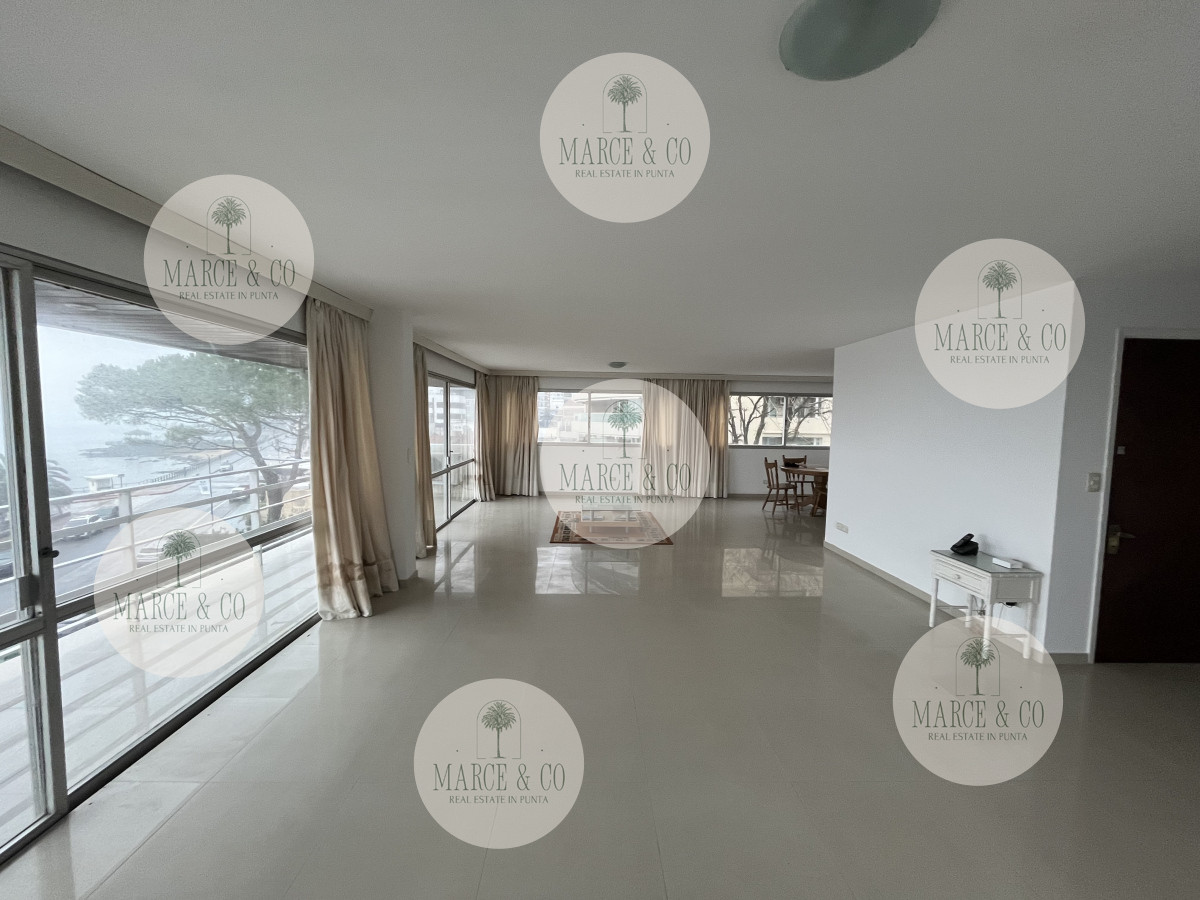 Apartamento ID.944 - Apartamento en venta, puerto Punta del Este.