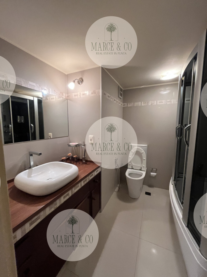 Apartamento ID.944 - Apartamento en venta, puerto Punta del Este.