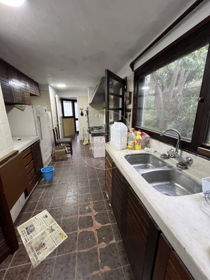 Casa ID.405 - Casa En Venta o alquiler anual, Zona Cantegril.