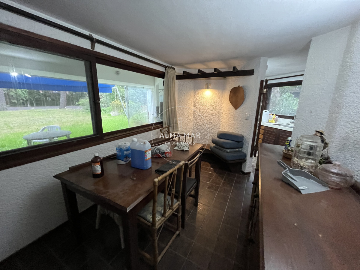 Casa ID.405 - Casa En Venta o alquiler anual, Zona Cantegril.