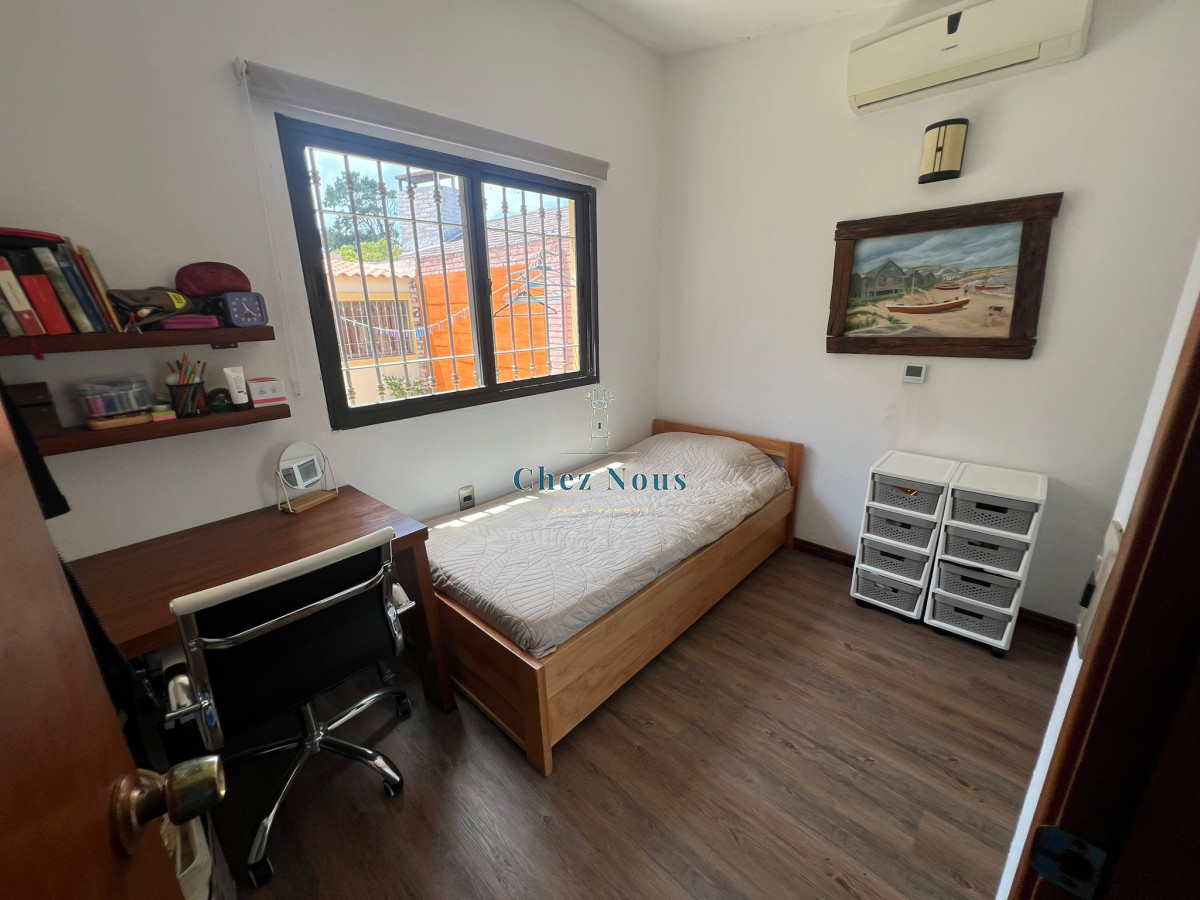 Casa ID.444 - Casa en alquiler Playa Mansa - 3 dormitorios. 