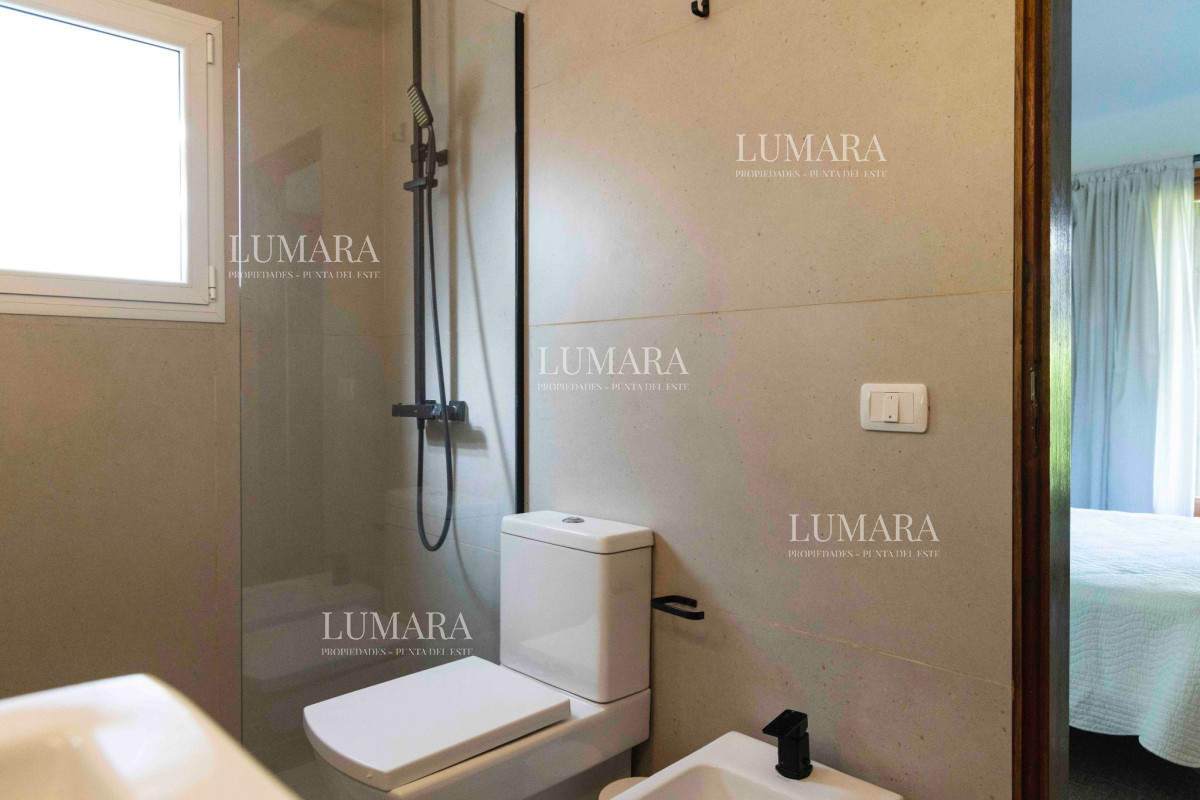 Casa ID.11 - Casa en venta 4 dormitorios - Pinares Piscina Climatizada.