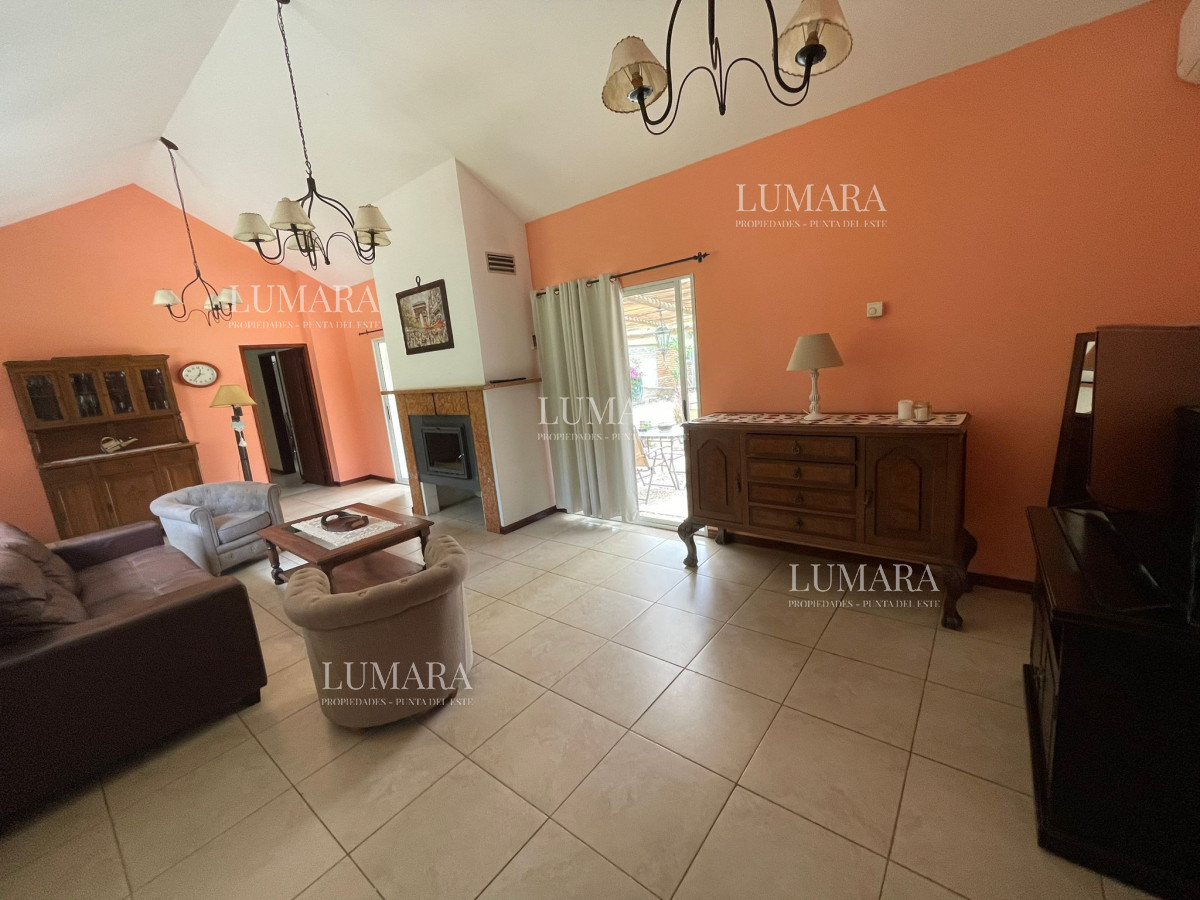 Casa ID.715 - Casa en alquiler, Punta Del Este..