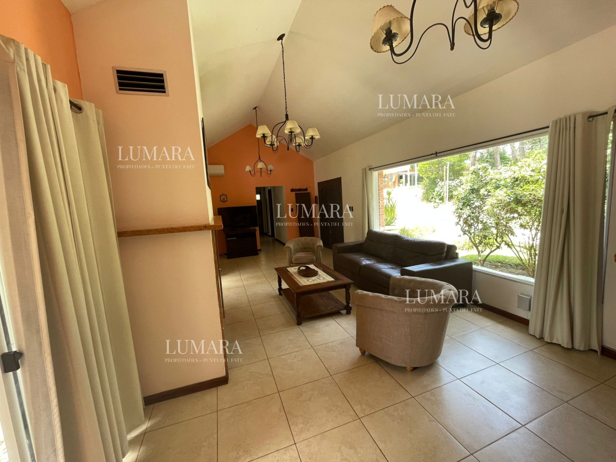 Casa ID.715 - Casa en alquiler, Punta Del Este..