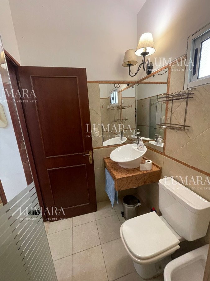 Casa ID.715 - Casa en alquiler, Punta Del Este..