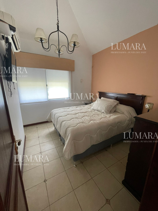 Casa ID.715 - Casa en alquiler, Punta Del Este..