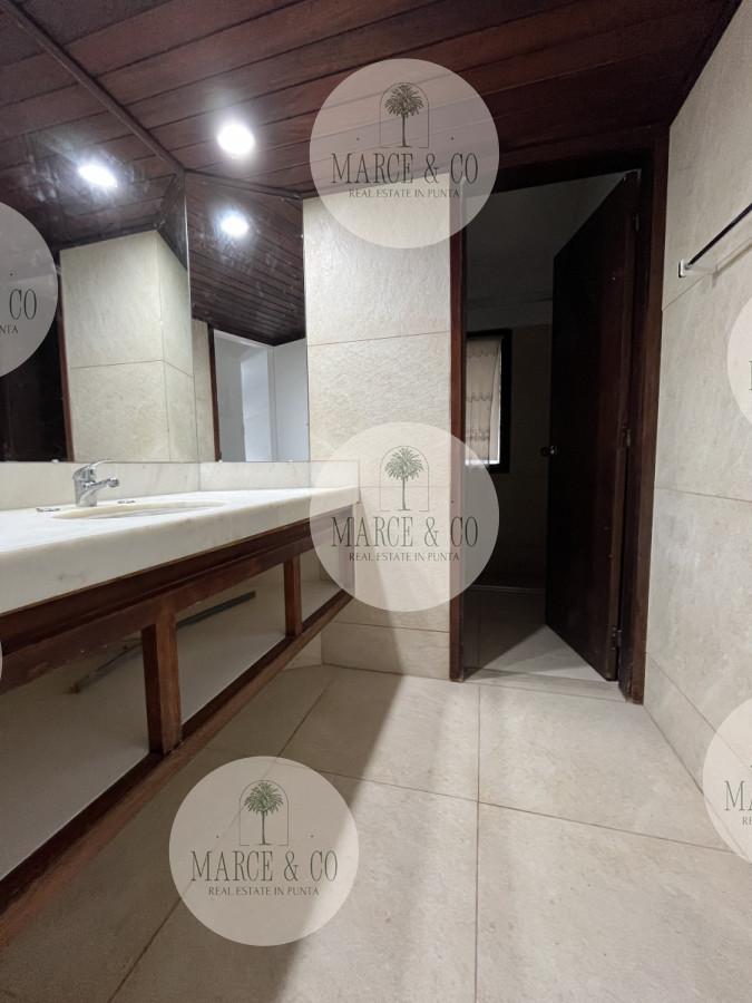Casa ID.405 - Casa En Venta o alquiler anual, Zona Cantegril.