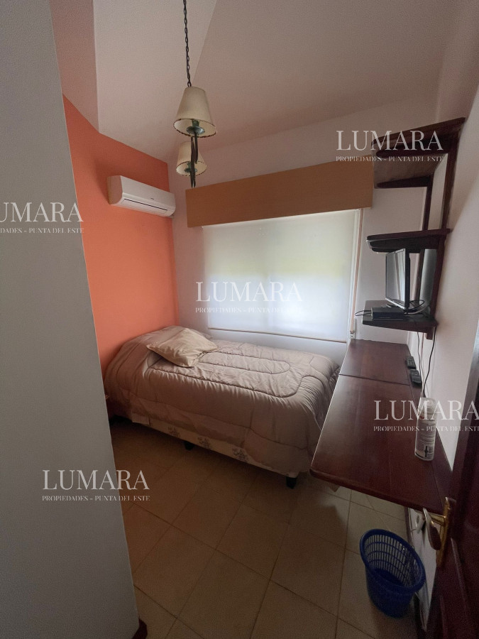 Casa ID.715 - Casa en alquiler, Punta Del Este..