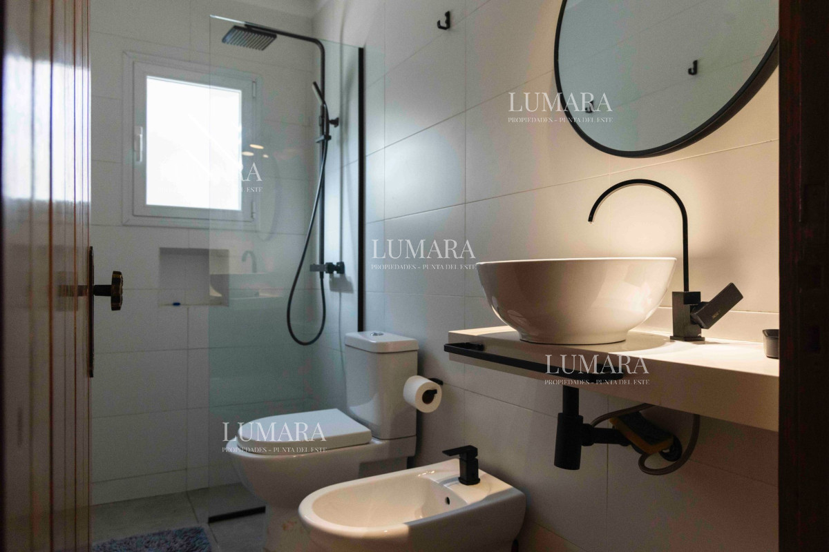 Casa ID.11 - Casa en venta 4 dormitorios - Pinares Piscina Climatizada.