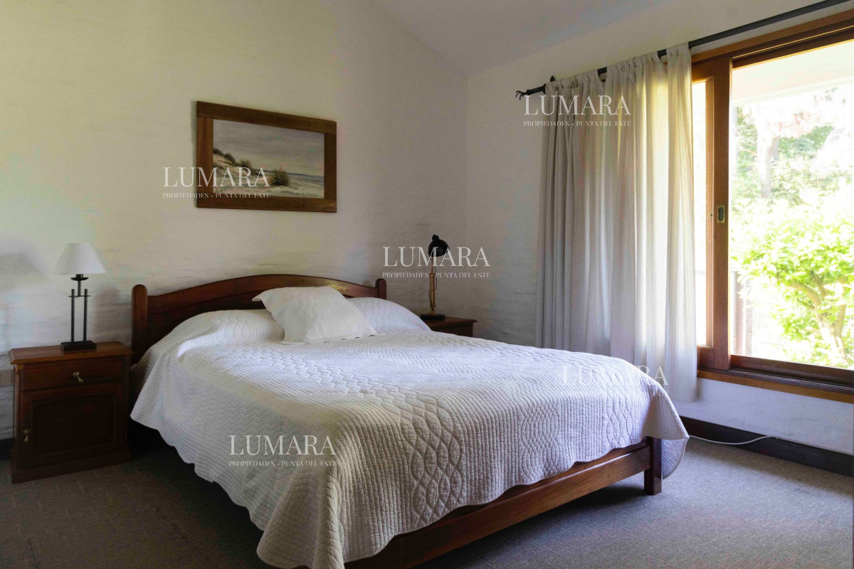 Casa ID.11 - Casa en venta 4 dormitorios - Pinares Piscina Climatizada.