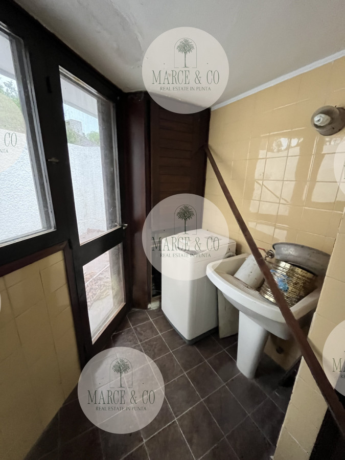 Casa ID.405 - Casa En Venta o alquiler anual, Zona Cantegril.