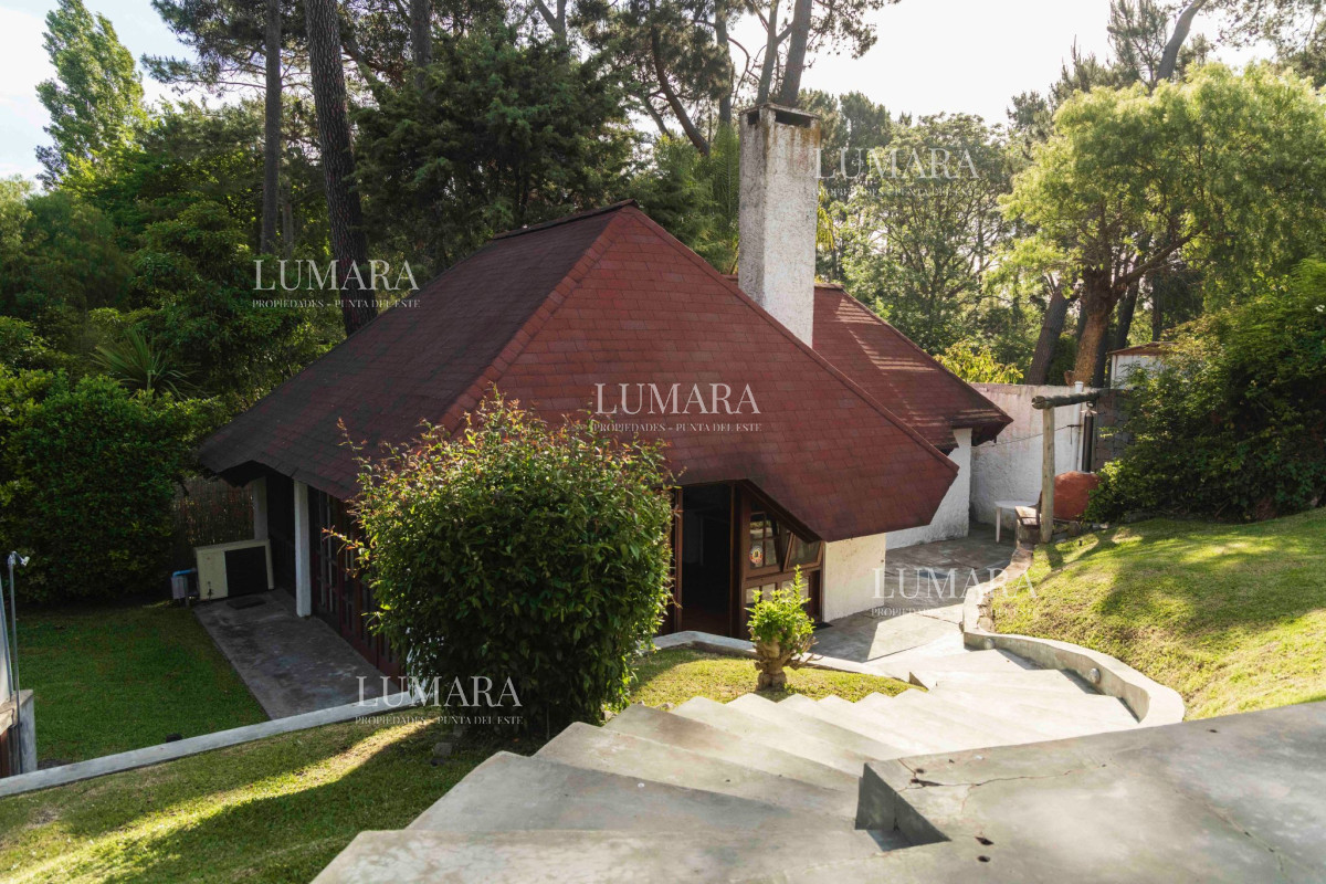 Casa ID.11 - Casa en venta 4 dormitorios - Pinares Piscina Climatizada.