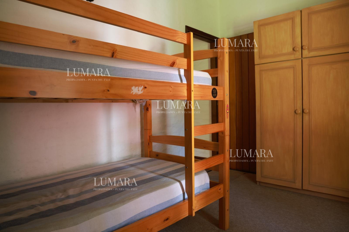 Casa ID.11 - Casa en venta 4 dormitorios - Pinares Piscina Climatizada.