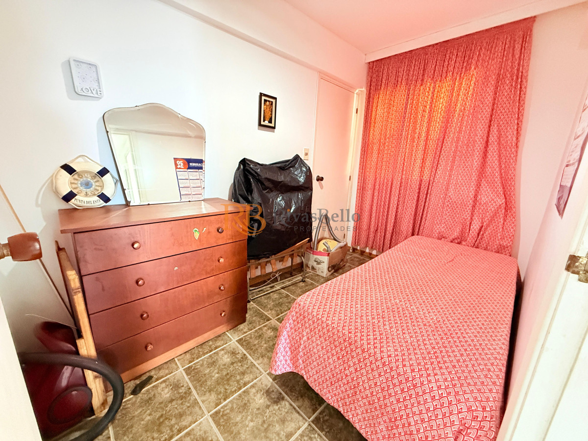 Apartamento ID.17 - Apartamento con parrillero de 4 dormitorios frente al mar - Playa Mansa.