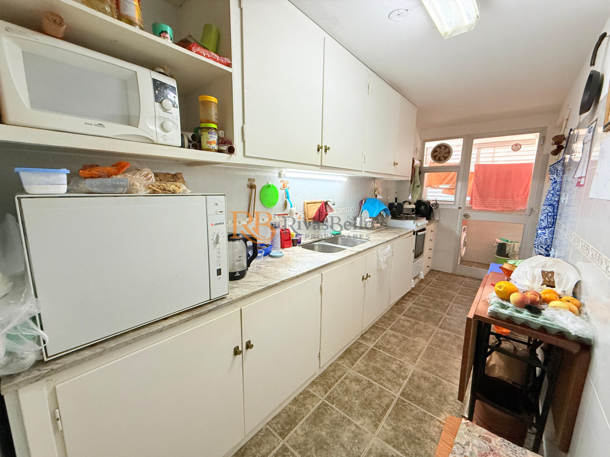 Apartamento ID.17 - Apartamento con parrillero de 4 dormitorios frente al mar - Playa Mansa.