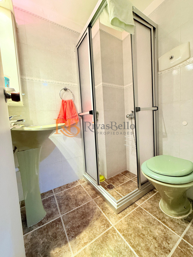 Apartamento ID.17 - Apartamento con parrillero de 4 dormitorios frente al mar - Playa Mansa.