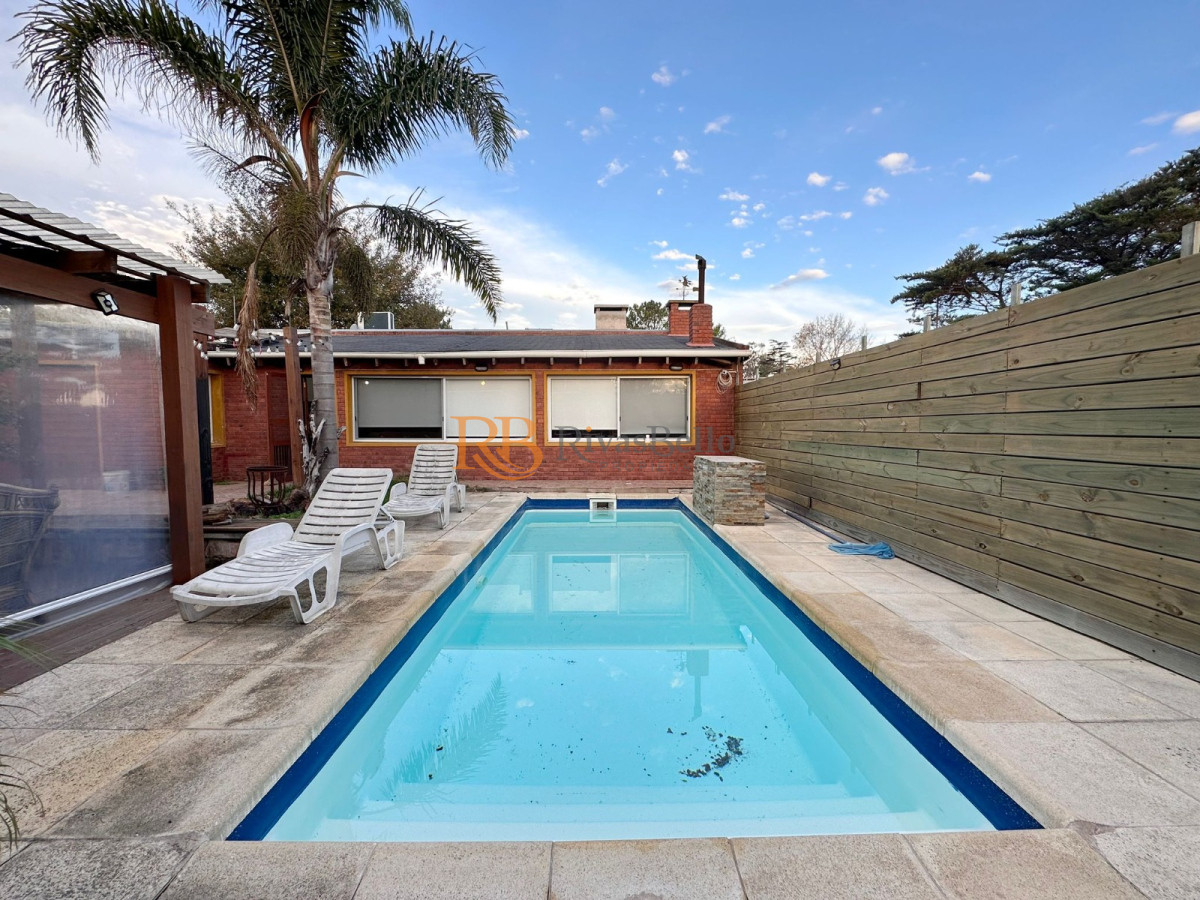 Casa ID.51 - Casa en venta Playa Mansa - 4 dormitorios Parada 19.
