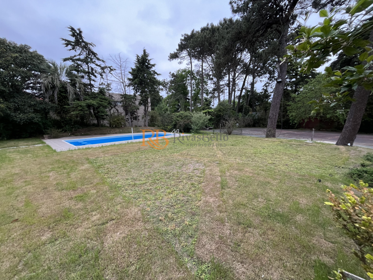 Casa ID.43 - Casa En Venta o alquiler anual, Zona Cantegril.