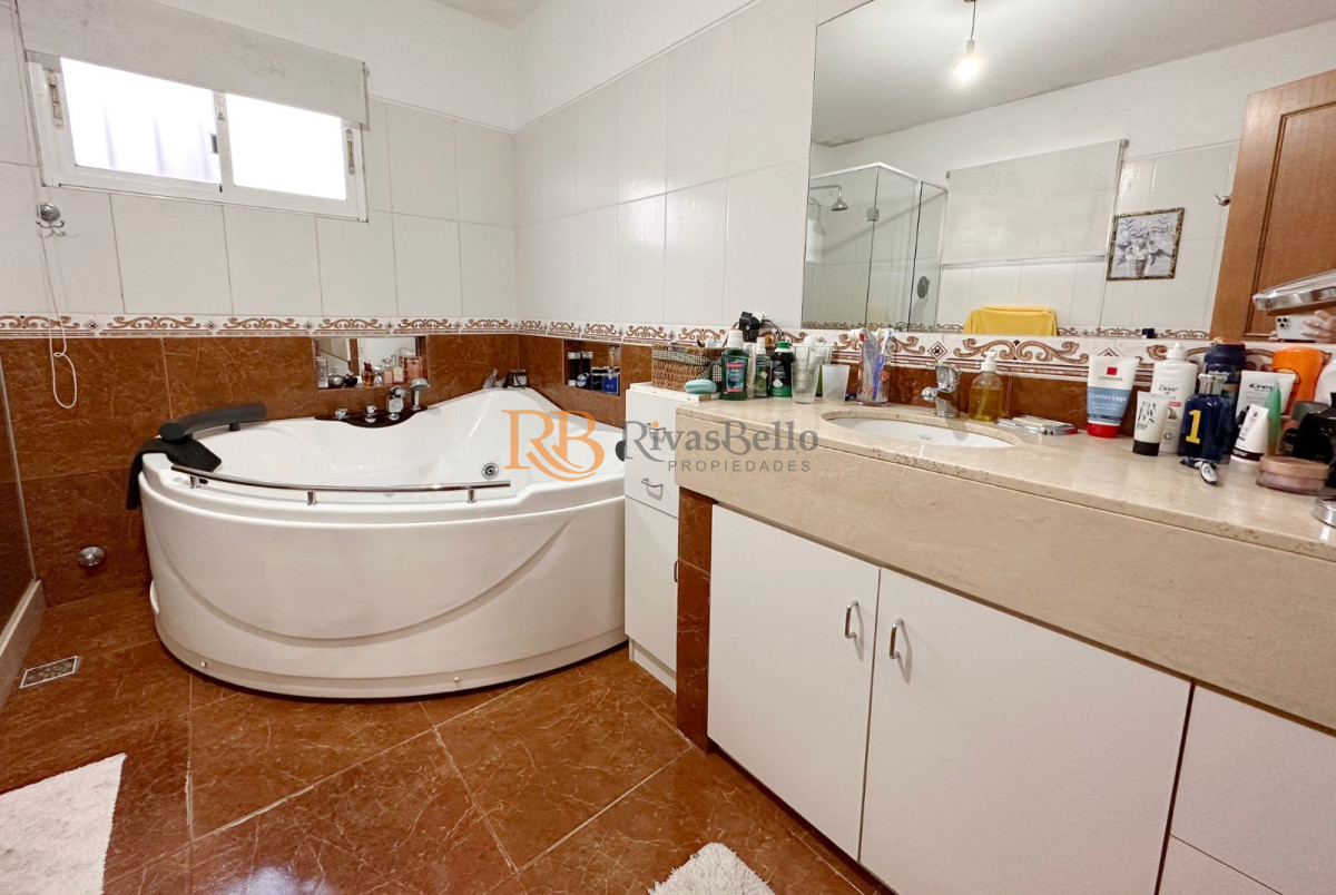 Casa ID.51 - Casa en venta Playa Mansa - 4 dormitorios Parada 19.