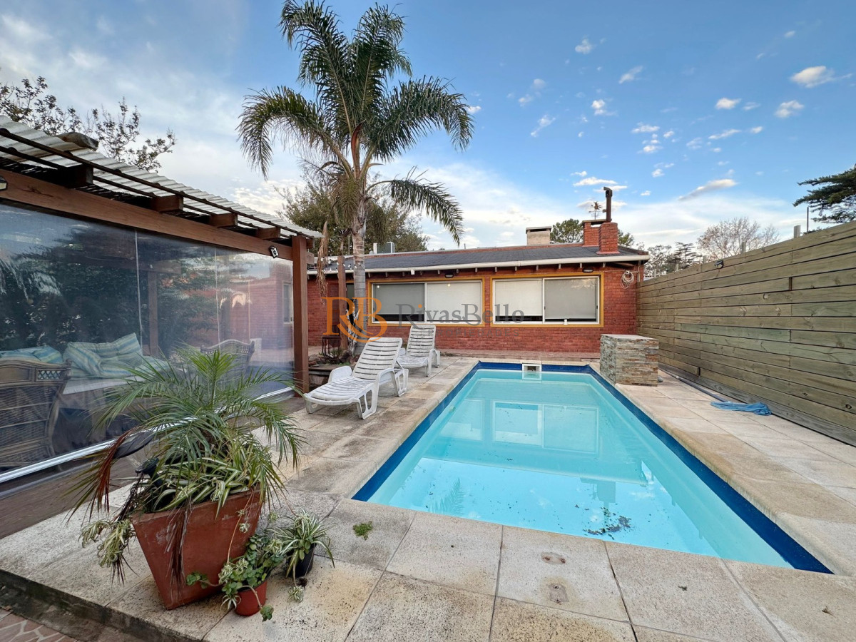 Casa ID.51 - Casa en venta Playa Mansa - 4 dormitorios Parada 19.