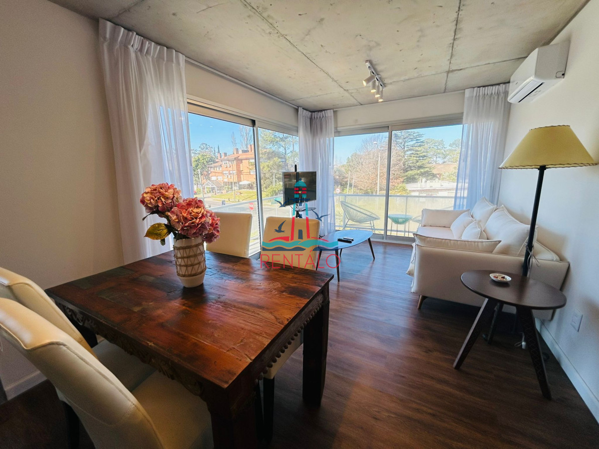 Apartamento ID.711 - Apartamento en venta 2 Dormitorios , Playa Mansa, Punta del este 