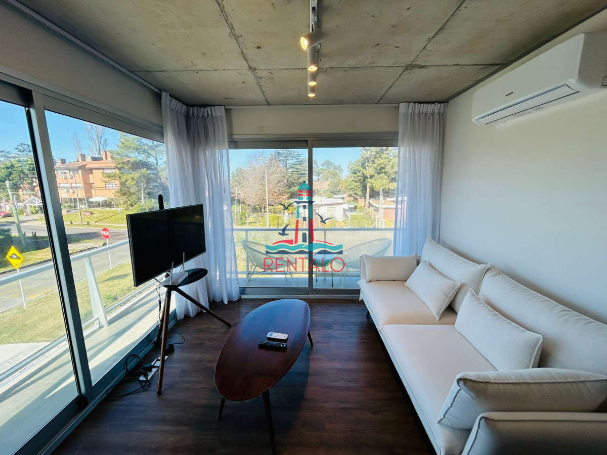 Apartamento ID.711 - Apartamento en venta 2 Dormitorios , Playa Mansa, Punta del este 