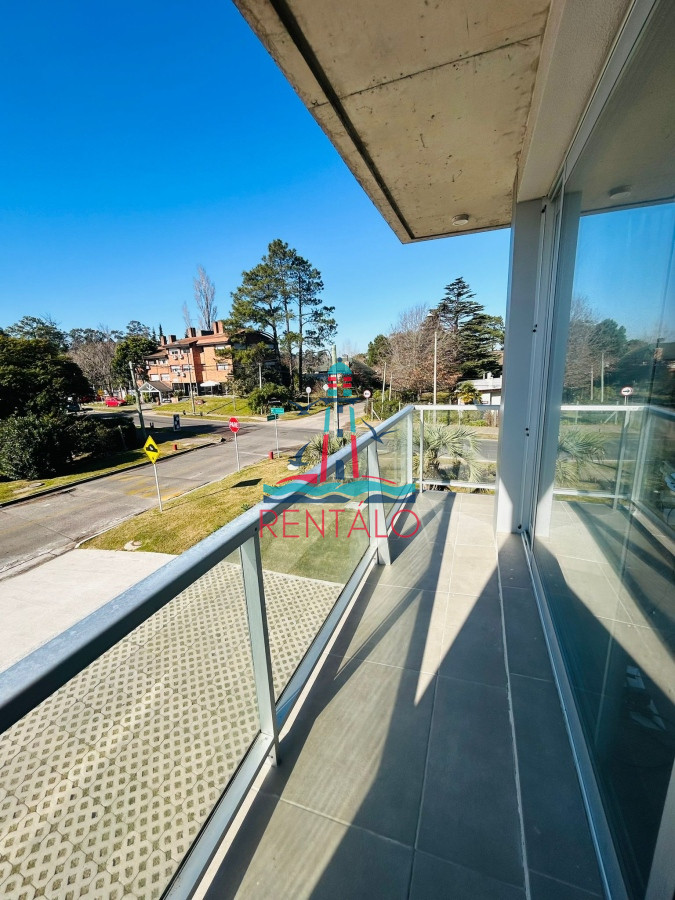 Apartamento ID.711 - Apartamento en venta 2 Dormitorios , Playa Mansa, Punta del este 