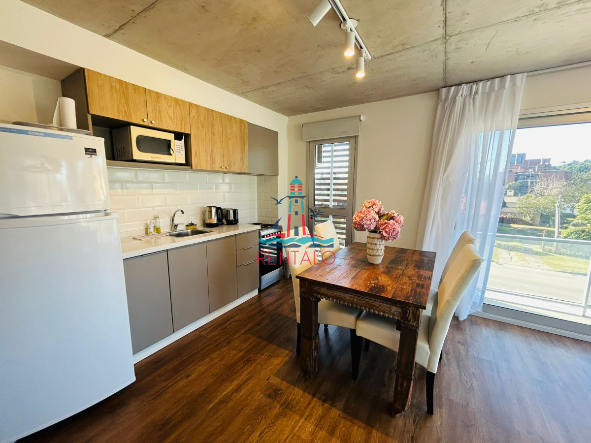 Apartamento ID.711 - Apartamento en venta 2 Dormitorios , Playa Mansa, Punta del este 