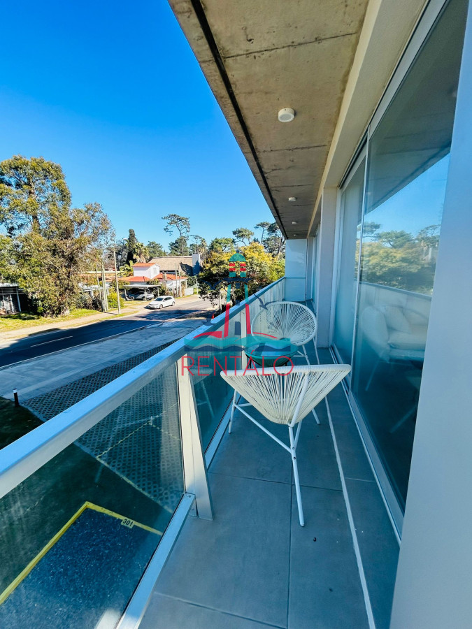 Apartamento ID.711 - Apartamento en venta 2 Dormitorios , Playa Mansa, Punta del este 