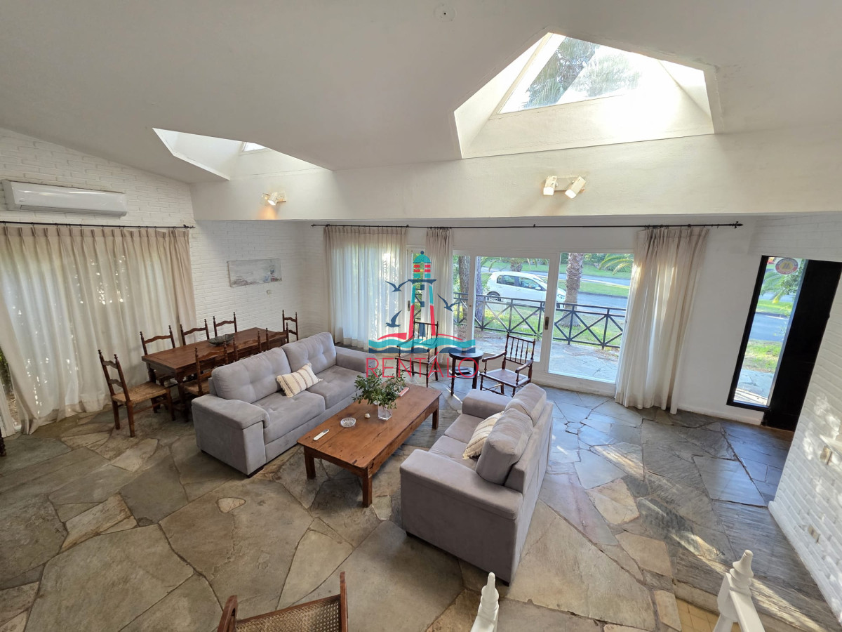 Casa ID.718 - Casa en alquiler anual y de temporada San Rafael - 5 Dormitorios 