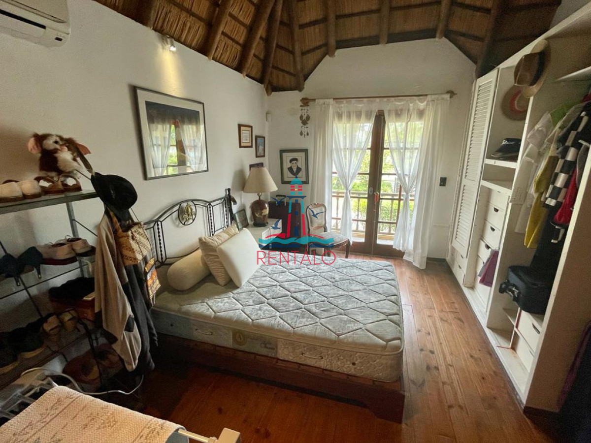 Casa ID.233 - Alquiler anual casa en Punta del este con piscina 