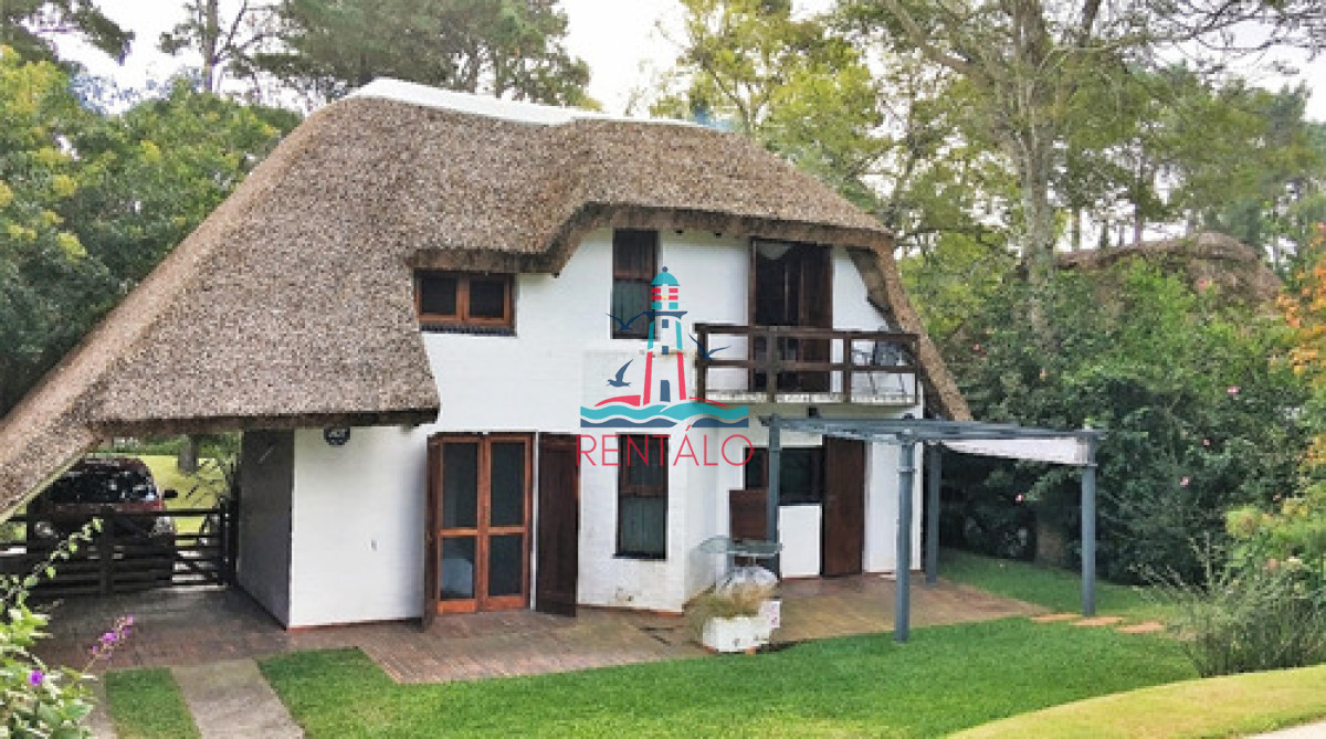 Casa ID.719 - Casa En Pinares - 3 dormitorios piscina climatizada