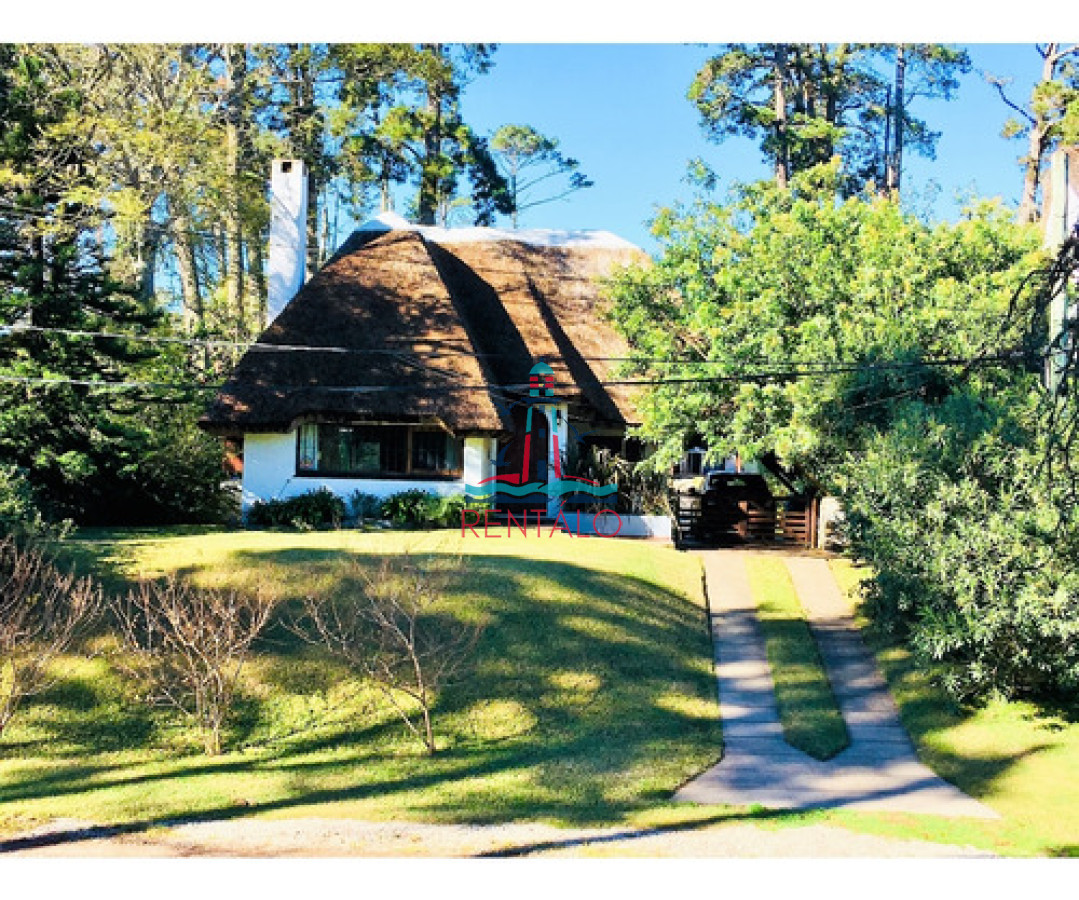 Casa ID.719 - Casa En Pinares - 3 dormitorios piscina climatizada