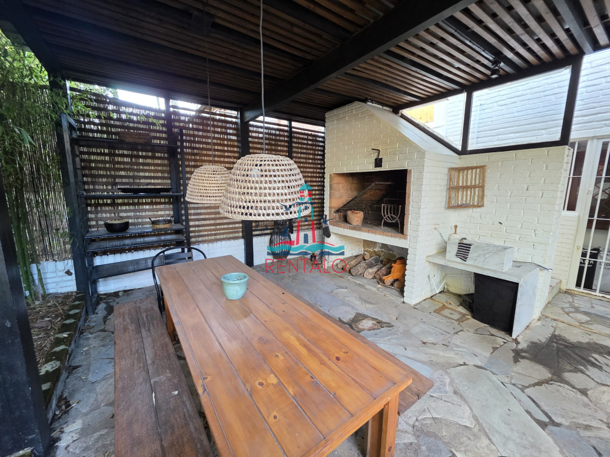 Casa ID.718 - Casa en alquiler anual y de temporada San Rafael - 5 Dormitorios 